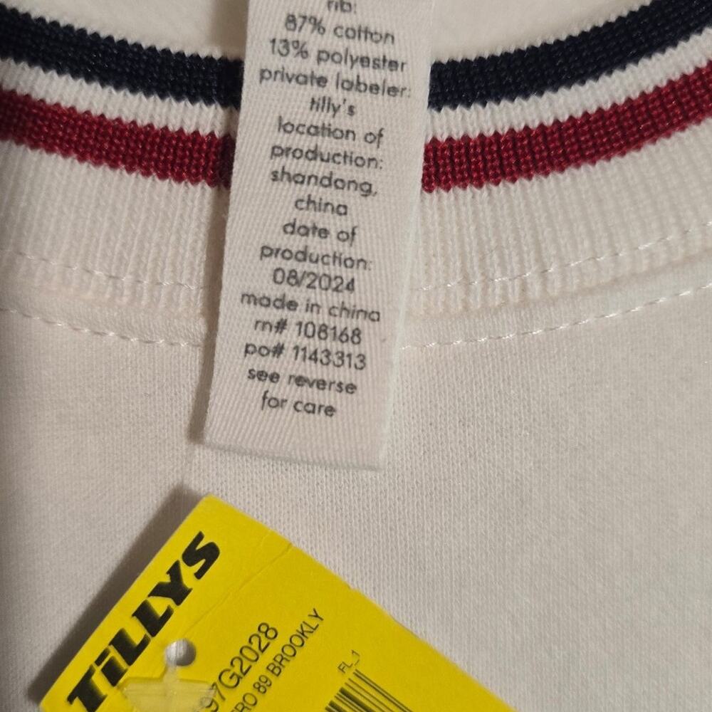 Full Tilt Brooklyn Sweater Youth Size L - Picture 2 of 2
